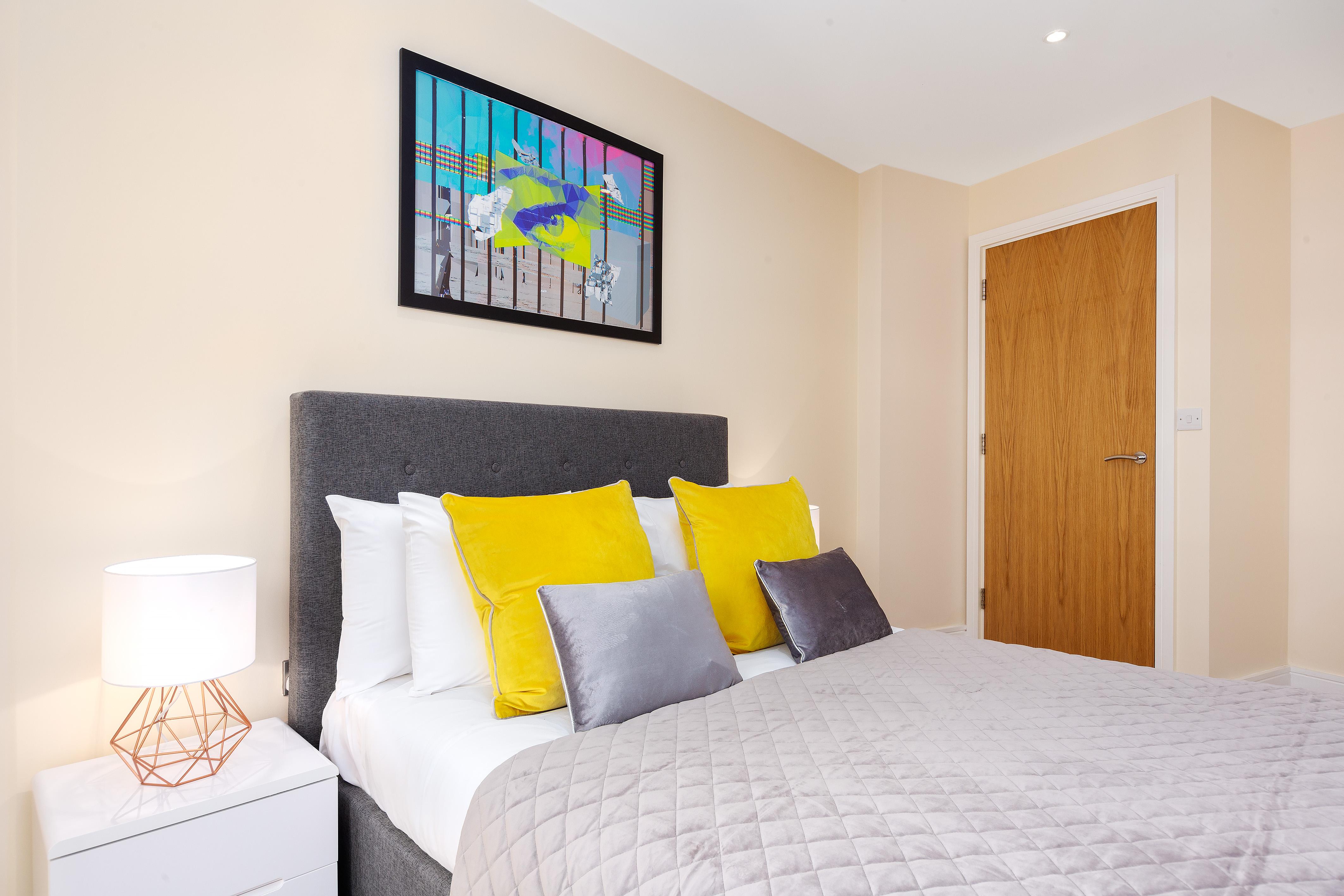 Luxurious Lanterns Court Two-bedrooms *