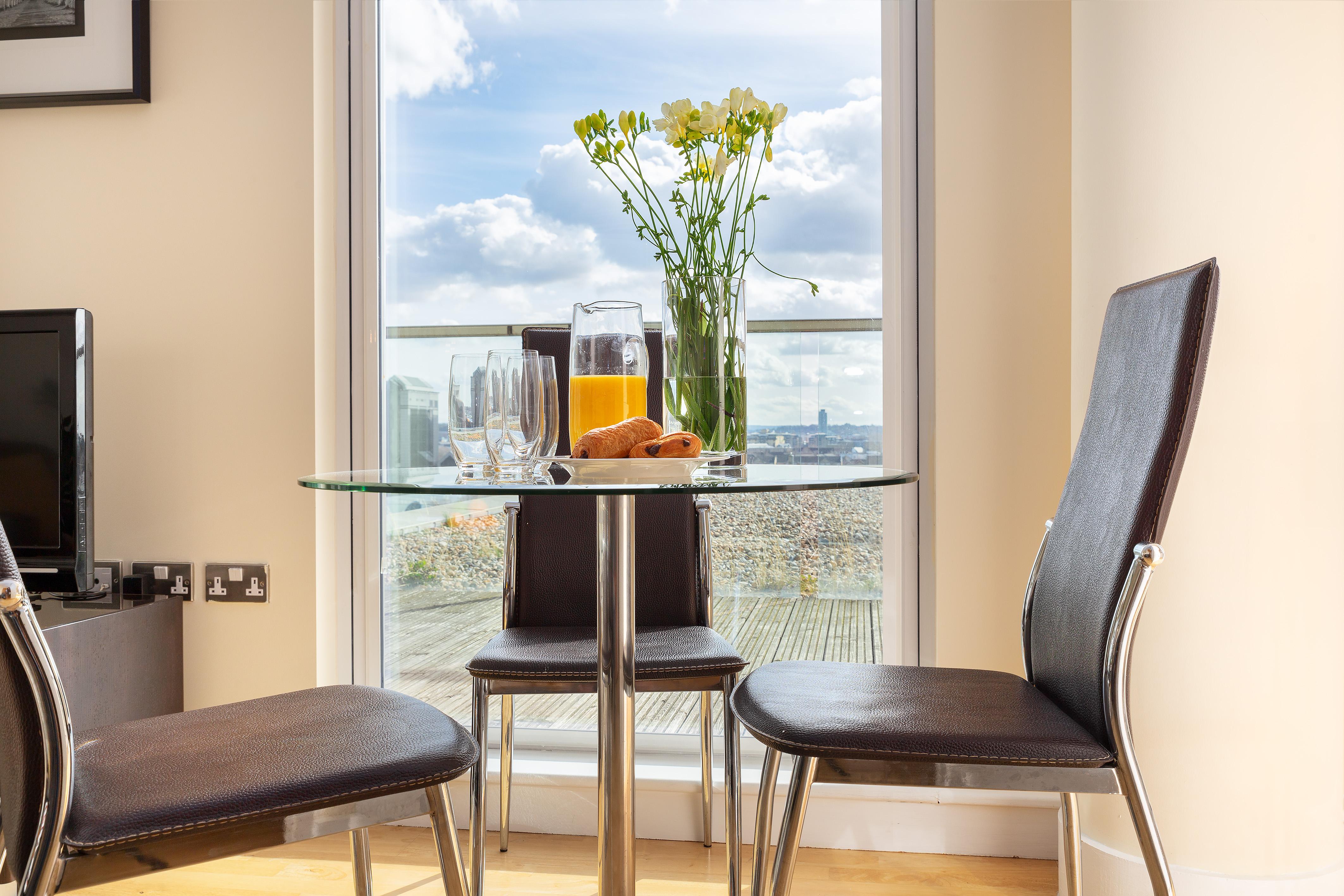 Hotel Luxurious Lanterns Court Two-bedrooms