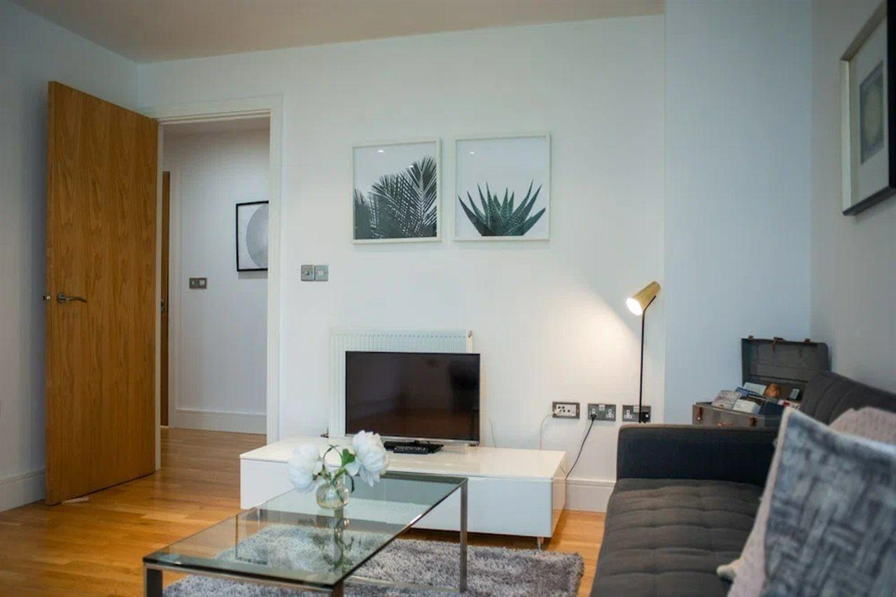 Luxurious Lanterns Court Two-bedrooms Hotel Londra