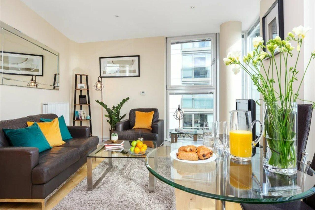 Luxurious Lanterns Court Two-bedrooms Hotel Londra